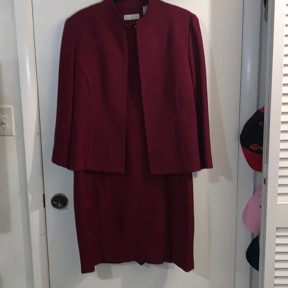 💄Ruby Red Amanda Smith Petite Suit💄